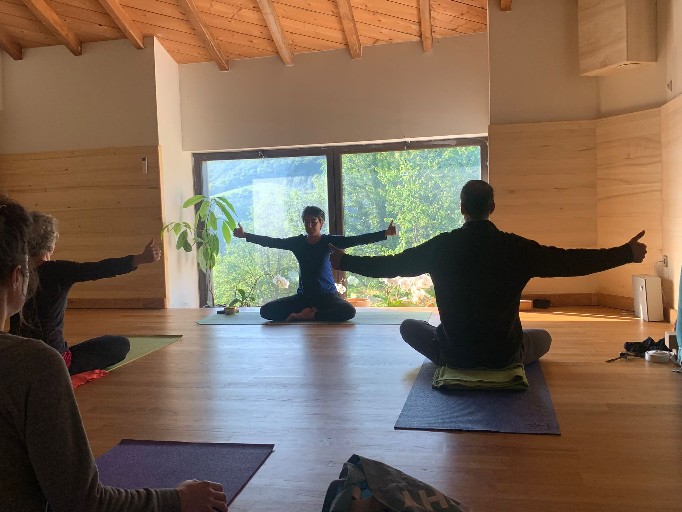 Les 5 bienfaits du yoga qui donnent vraiment envie de s'y mettre - La Libre