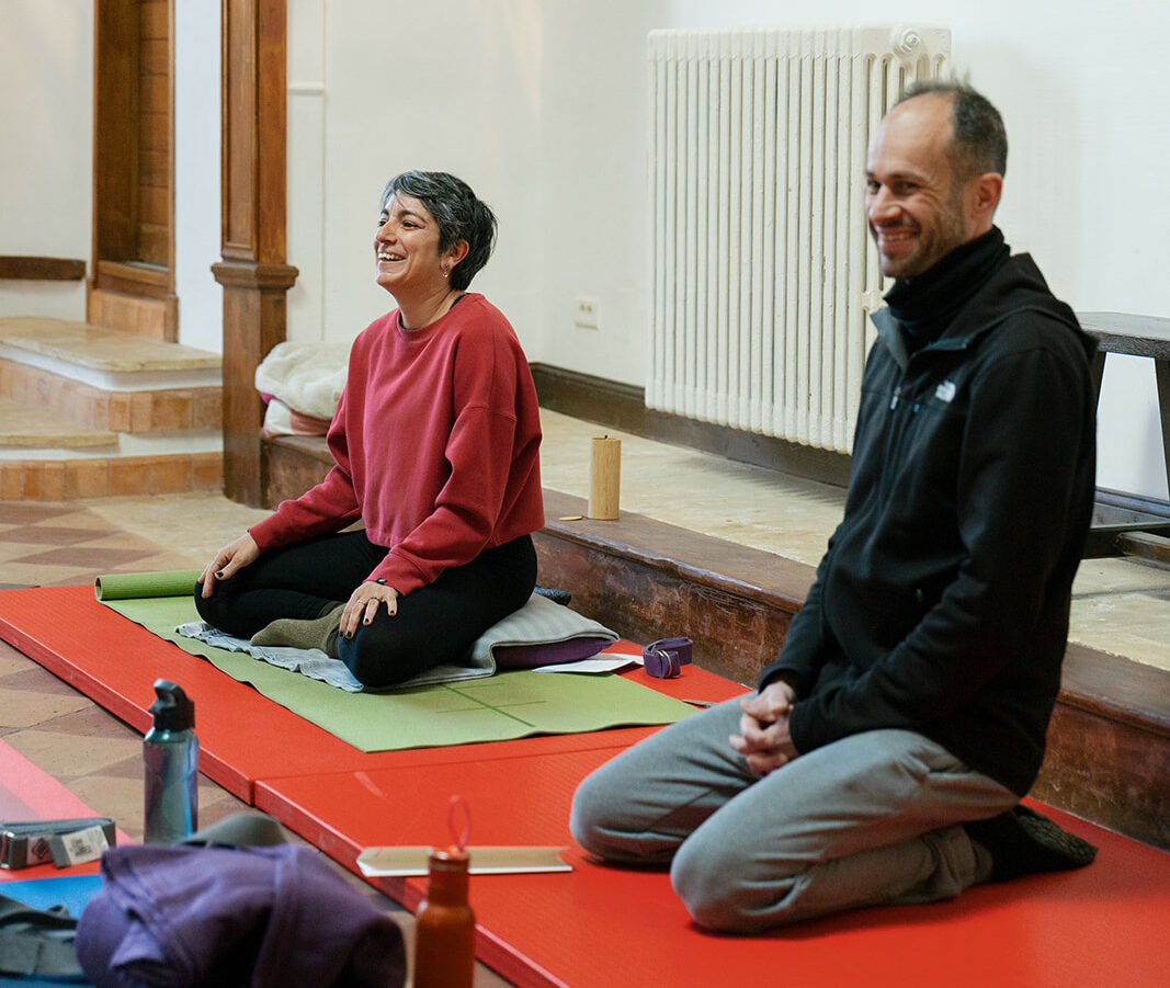 Julien Tatin et Emiliana Gil Ocanto, animation atelier yoga & respiration fonctionnelle